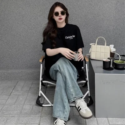 Phối đồ casual với áo phông quần jean 